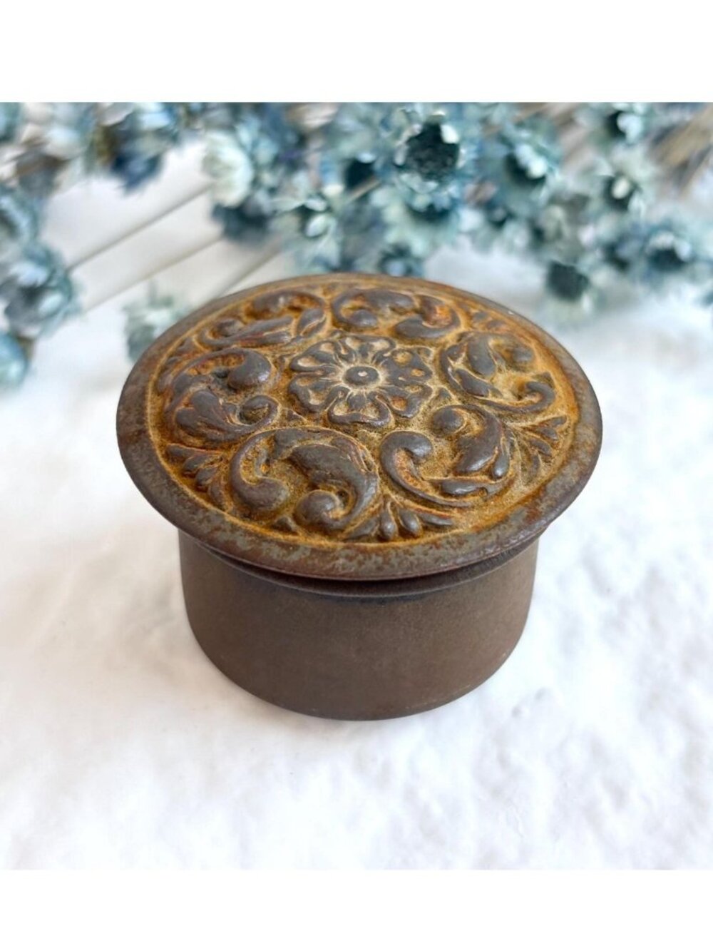 Antique Silver Toned Floral Round Lidded Vintage Trinket Box | Jewelry Box